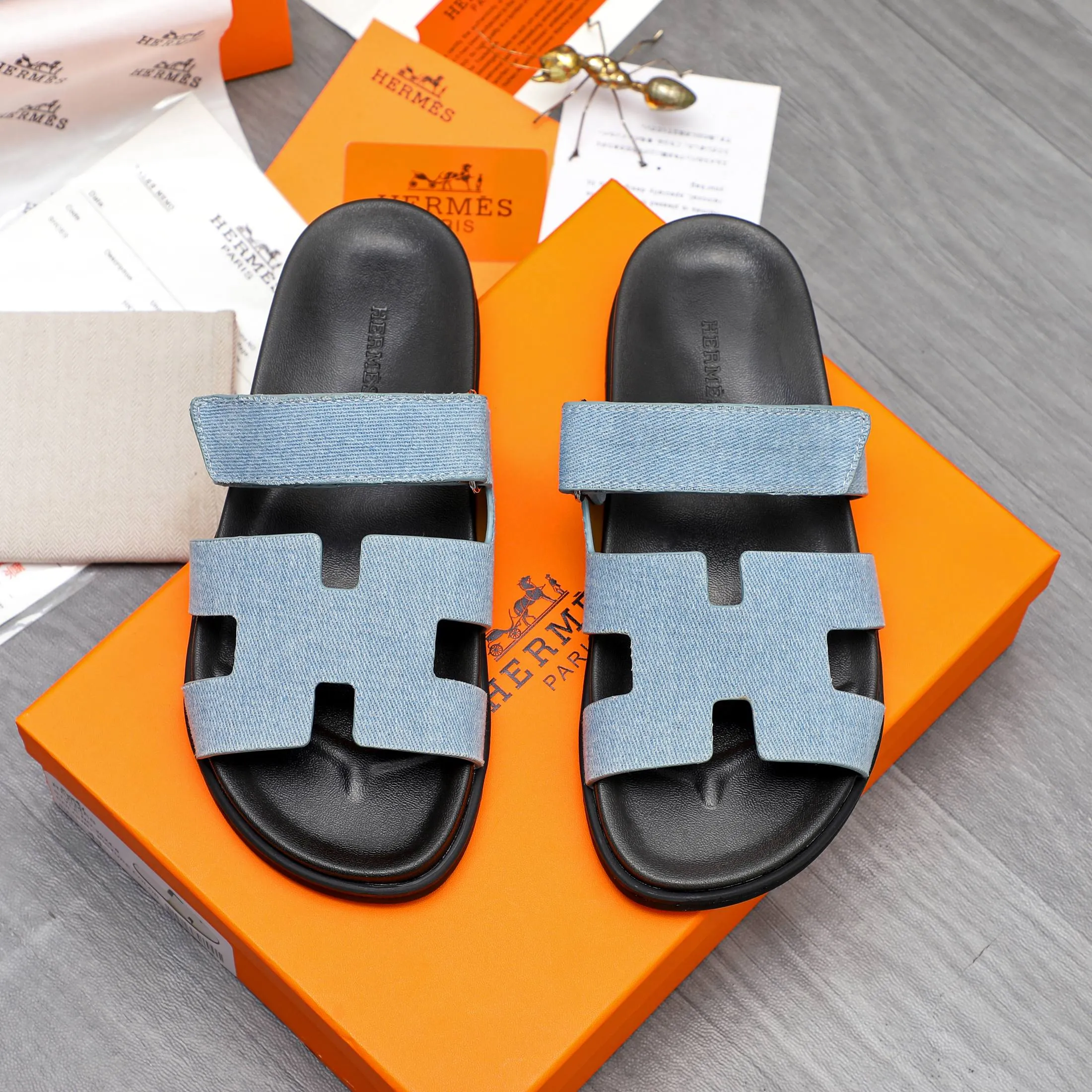 Men's shoes 💰340 Product trademark: Hermes "Hermes" Couple's slippers True size: 36-46 Product material: Selected denim breathable upper, microfiber lining, original outsole